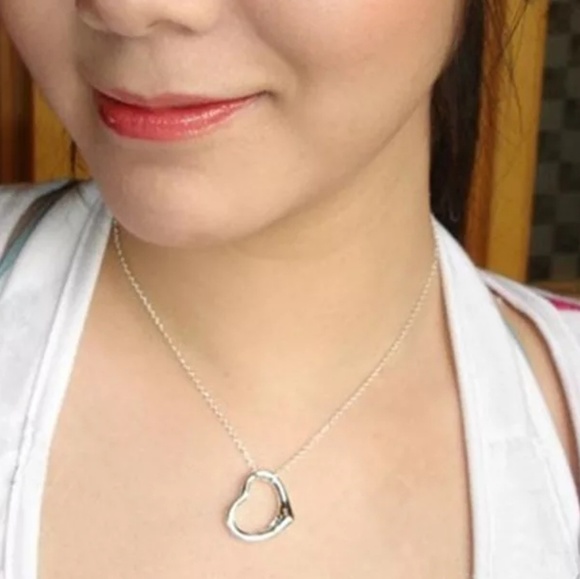 🌸4/$25🌸 New Open Heart Necklace - Picture 2 of 3